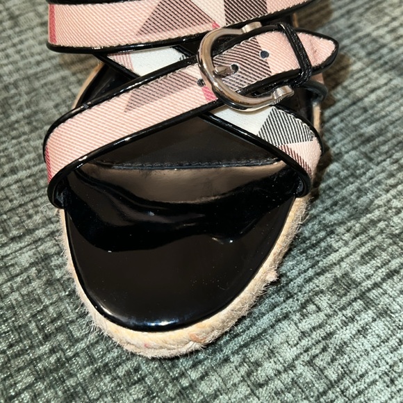 BURBERRY NOVA CHECK ESPARDRILLE/ WEDGES/SLIDE ON SANDALS—US 9 or UK 40 - Picture 11 of 15